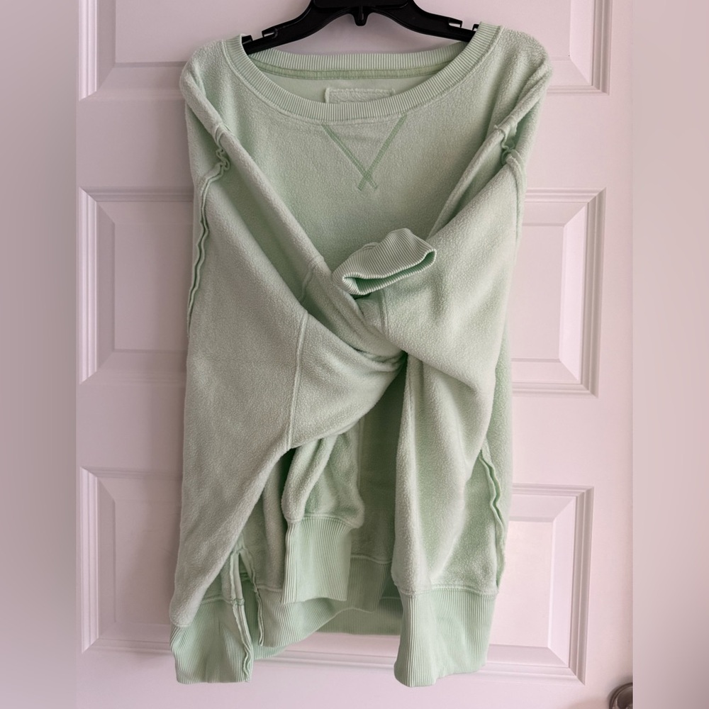 American Eagle Outfitters Light Mint Green Crewneck Sweatshirt